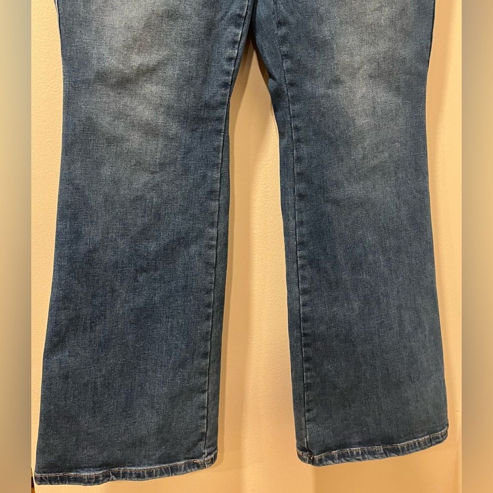 Torrid Trio Fit Slim Boot Denim Blue Jeans Stretch Size 16 - Picture 6 of 14